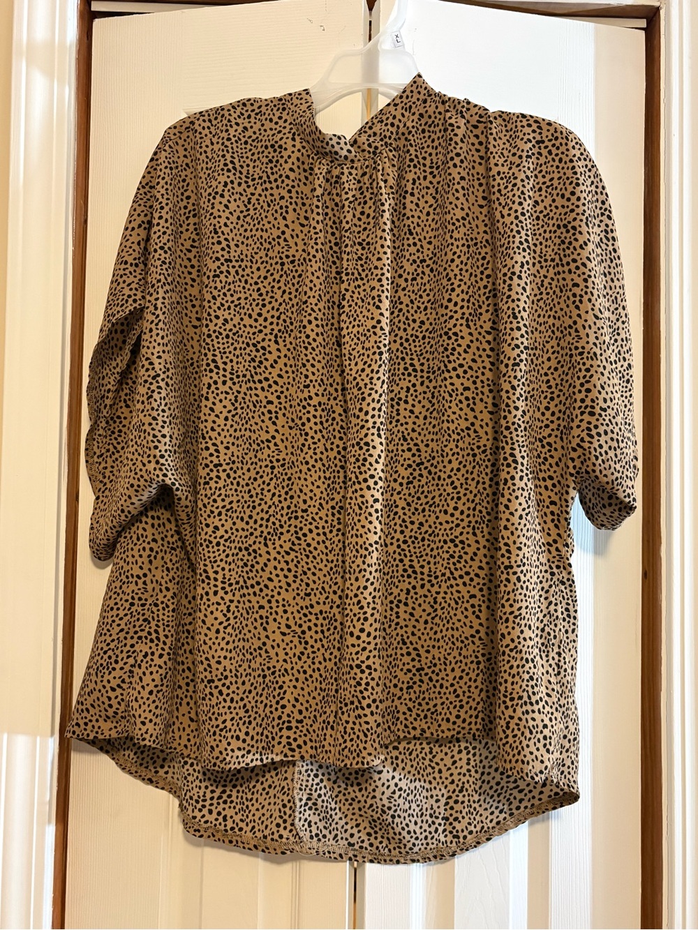 Women's leopard print Printed Button-Front Blouse